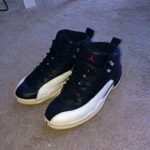 Jordan 12 playoffs size 10.5